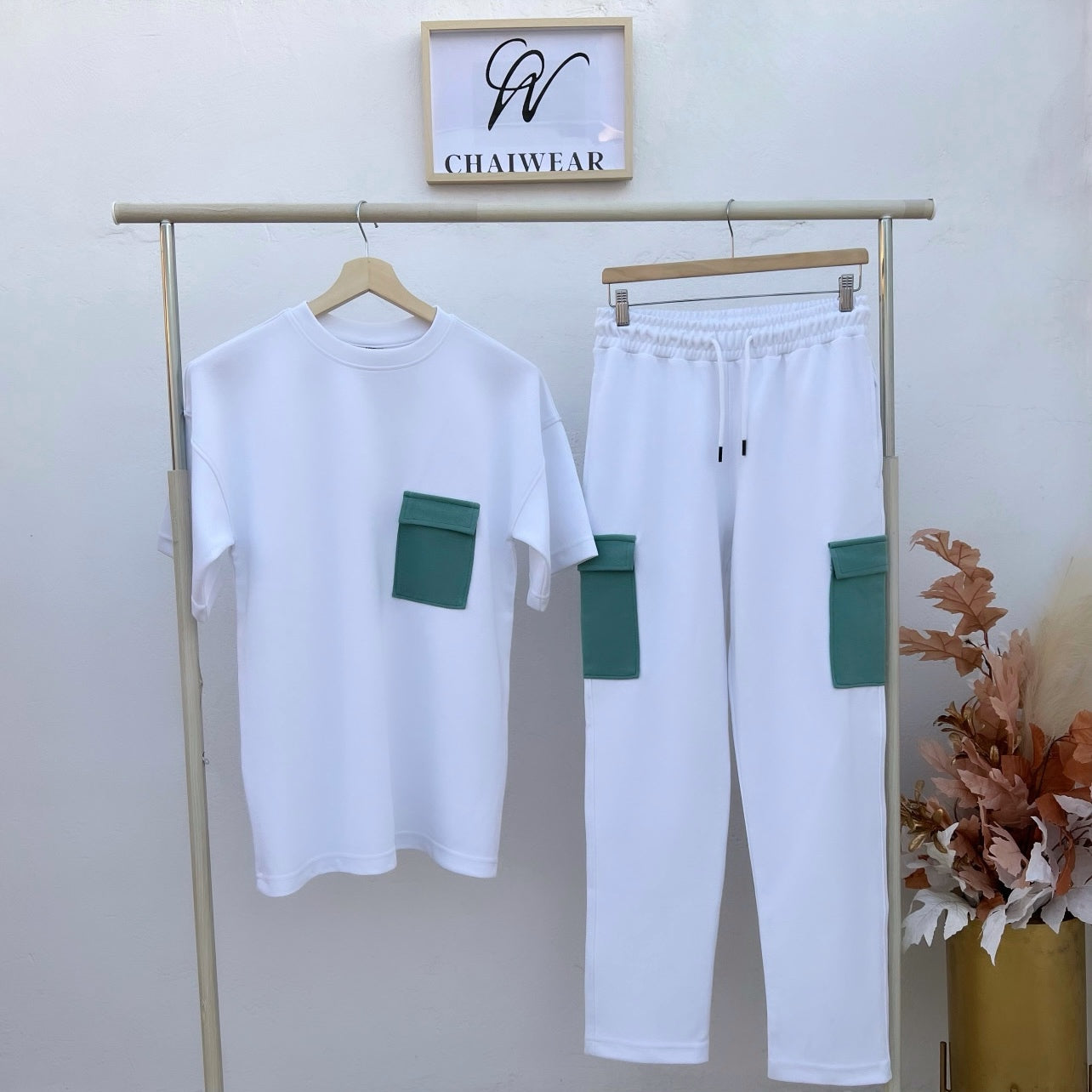 Complet Pantalon et T-shirt avec poches Couleur Blanc et poche en Vert 320 g